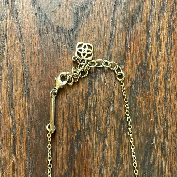 Beautiful Kendra Scott Necklace - Picture 3 of 3